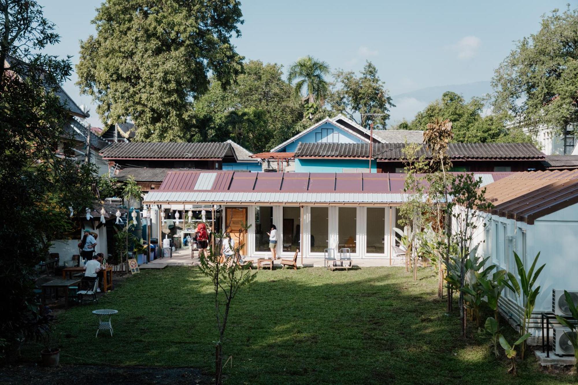 The Yard Hostel Chiang Mai Exterior photo