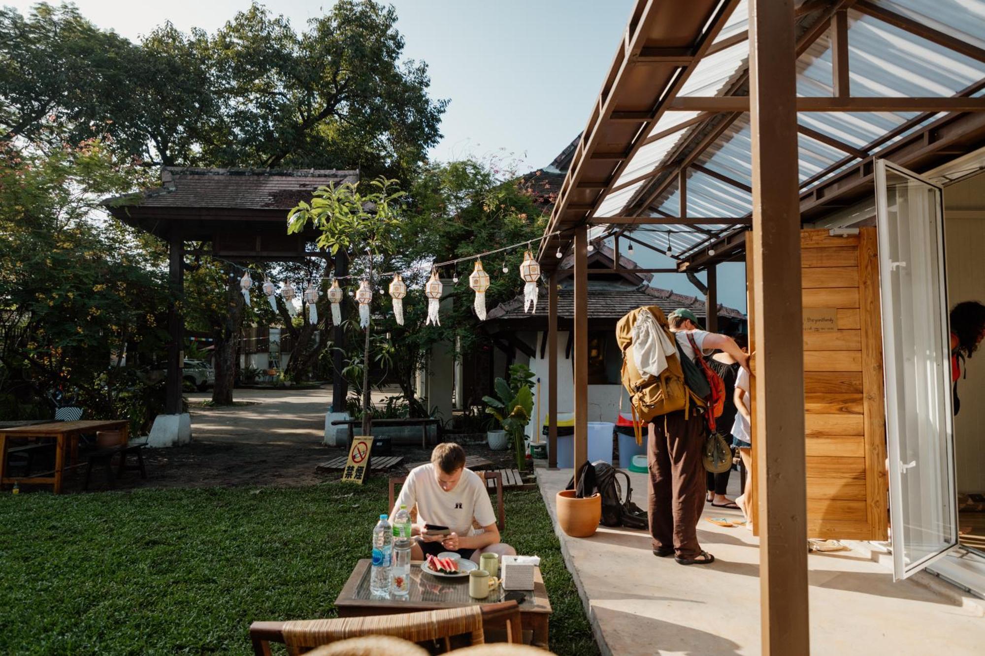 The Yard Hostel Chiang Mai Exterior photo