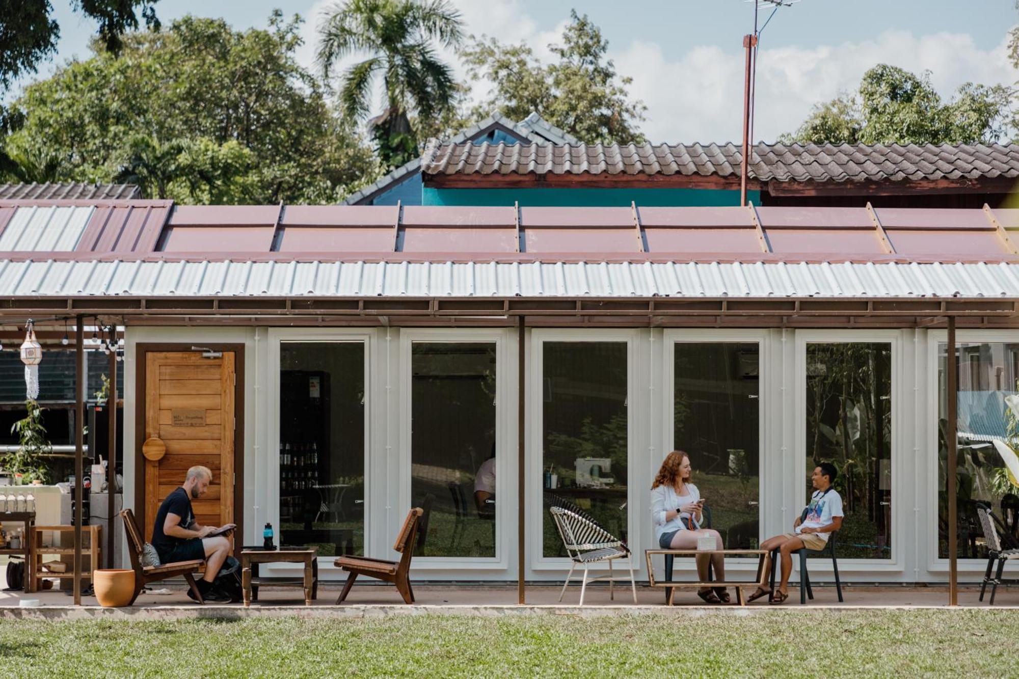 The Yard Hostel Chiang Mai Exterior photo